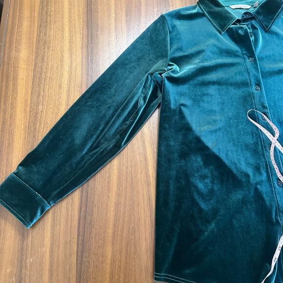 Soft Surroundings Emerald Green Velvet Button Up Top, Holiday, Christmas, Large - Picture 5 of 9